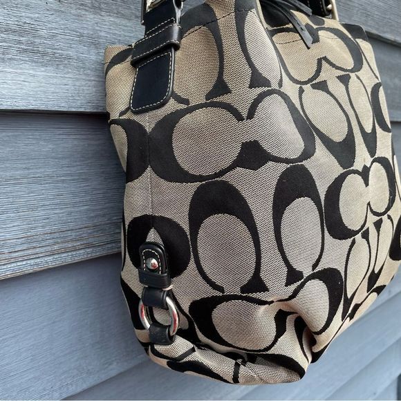 Coach Signature black shoulder purse - Picture 2 of 11